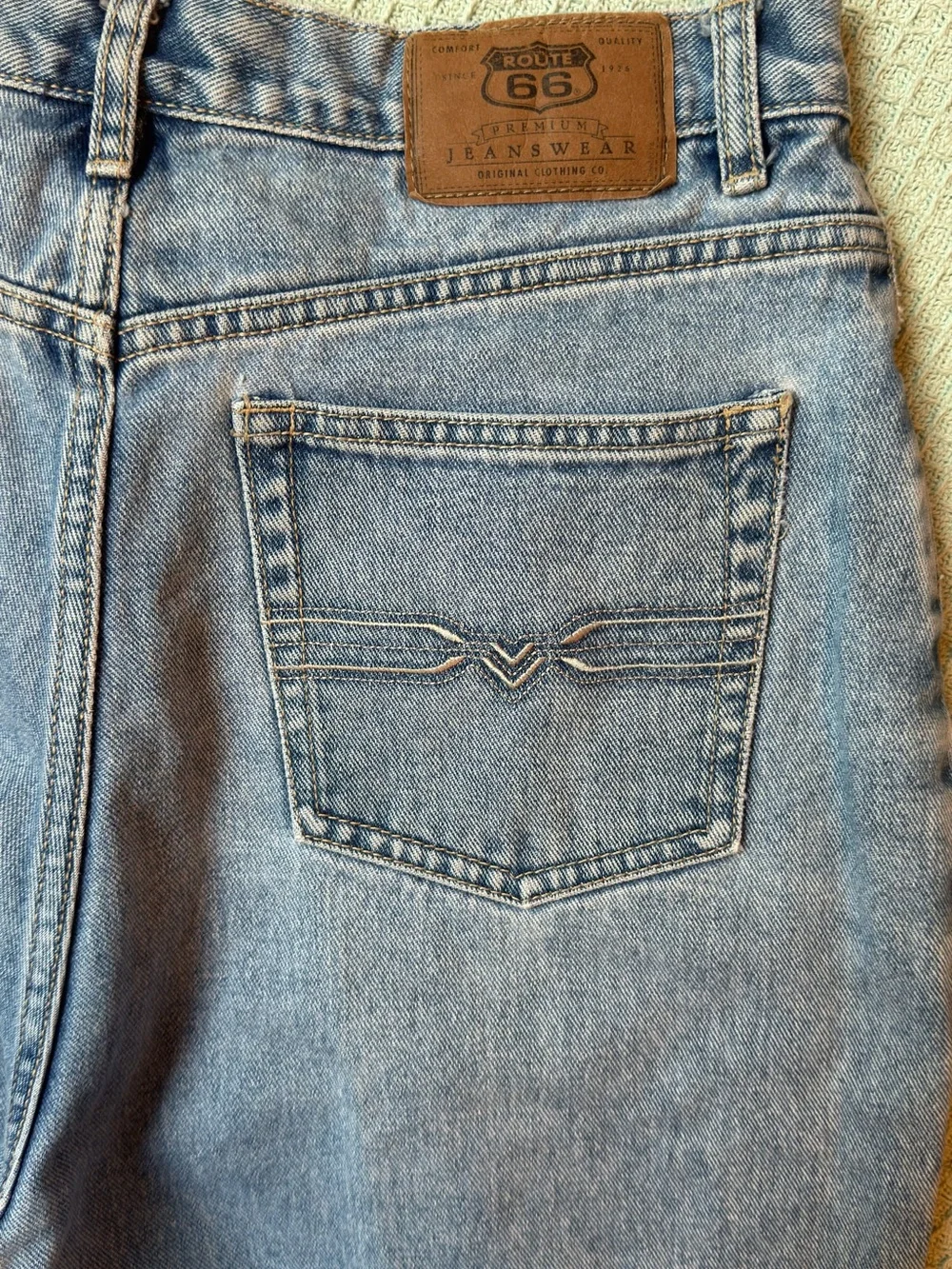 Route 66 Women’s Y2K Light Wash High Rise Mom Jeans Size 13/14 Cropped Denim